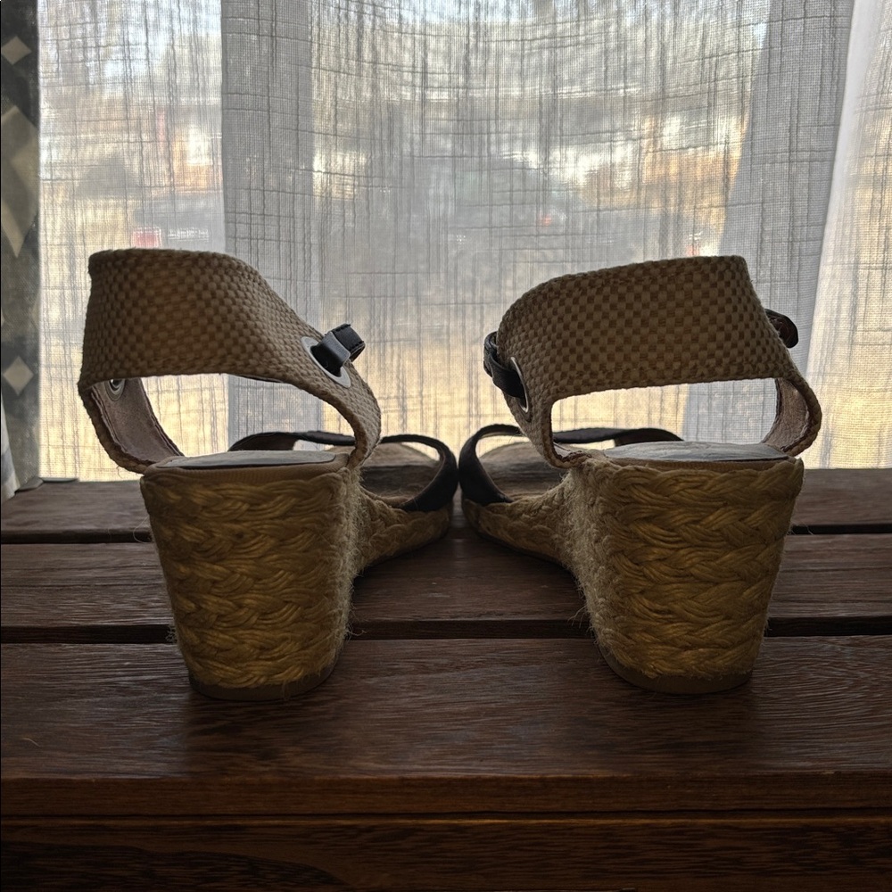 Lucky Brand Black Wedge Sandals - Picture 4 of 9
